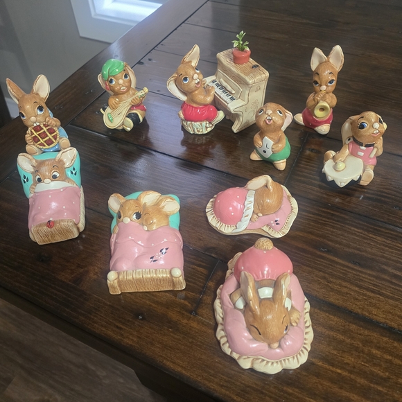 Pendelfin Adorable Ceramic Bunny Figurines Set - Picture 1 of 2
